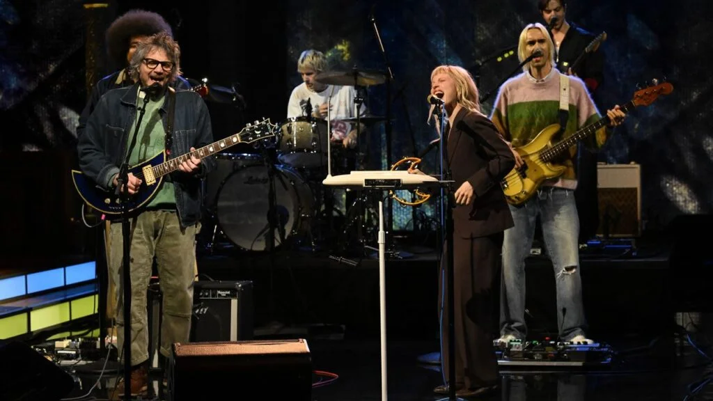 Jeff Tweedy y Hayley Williams sorprenden en el programa de Stephen Colbert 1